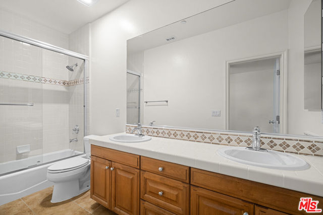 1772 Tamarack Street, Westlake Village CA: https://media.crmls.org/mediaz/09312c36-5d14-4895-8908-4005cc0f0f1a.jpg