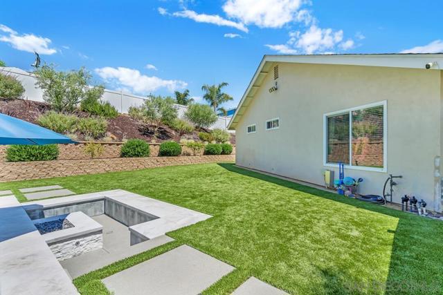 13533 Mora Cir, Poway CA: https://media.crmls.org/mediaz/093140fe-70d2-45c4-9da8-03a47afb163b.jpg