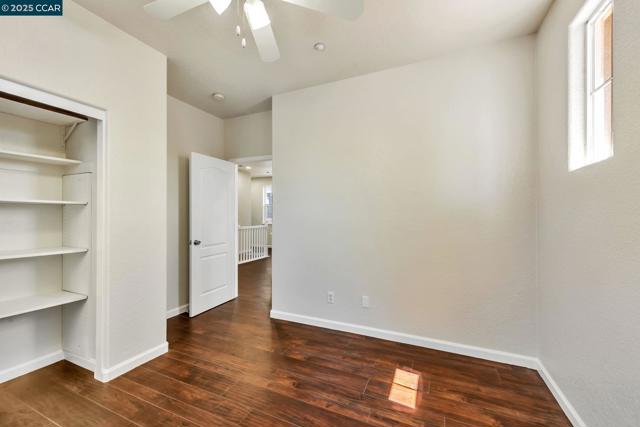237 Dutra Vernaci Dr, Union City CA: https://media.crmls.org/mediaz/0931be52-9d7d-4af5-8518-2c4ae6298486.jpg