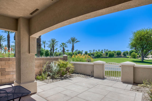 44010 Royal Troon Drive Drive, Indio CA: https://media.crmls.org/mediaz/093220c2-b980-4247-bec5-a8b487cfbe80.jpg