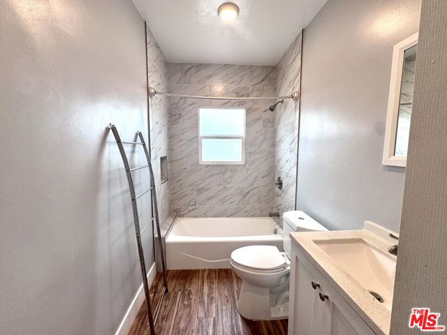 1151 E 15th Street, Long Beach CA: https://media.crmls.org/mediaz/09335f04-7af5-4723-a3a1-ee9c2fb976c3.jpg