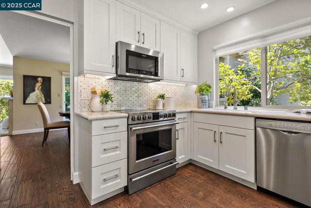 2155 Cactus Ct, Walnut Creek CA: https://media.crmls.org/mediaz/0933dad9-ab0f-4590-95e9-3d98711cf7eb.jpg