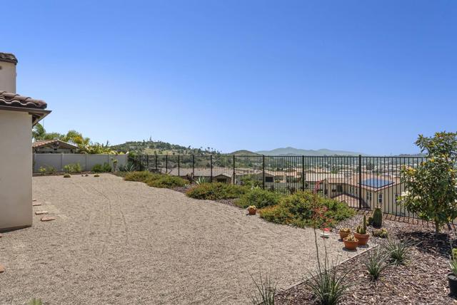 1409 Apex Place, Escondido CA: https://media.crmls.org/mediaz/093509d4-09e5-45da-8dbb-ecfa5290fb7e.jpg