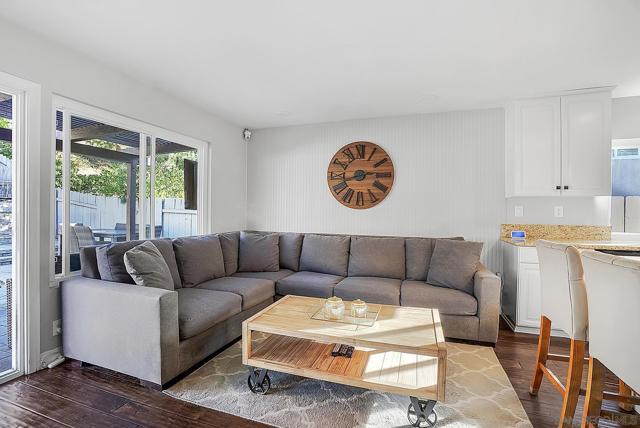 13647 Paseo Cardiel, San Diego CA: https://media.crmls.org/mediaz/09363423-7388-4267-8eec-db071a5f9cf0.jpg