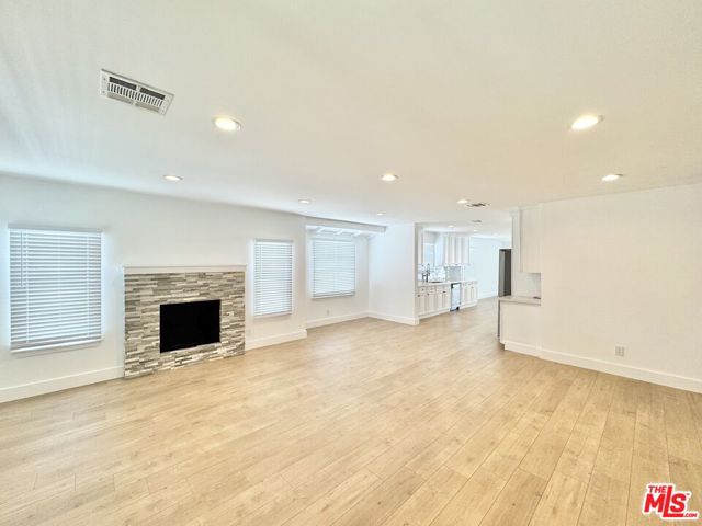 5937 Ranchito, Los Angeles CA: https://media.crmls.org/mediaz/09369eb4-6bee-456d-b948-033cea81850d.jpg
