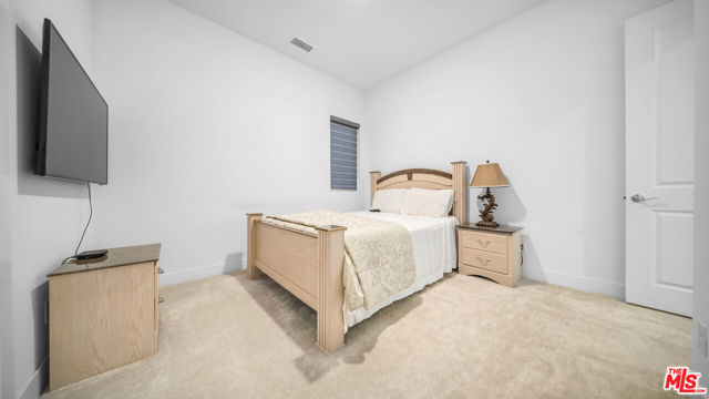 12553 N Ridgeline Road, Porter Ranch CA: https://media.crmls.org/mediaz/0937a00b-2ef3-415d-8baa-b46771c08c2c.jpg