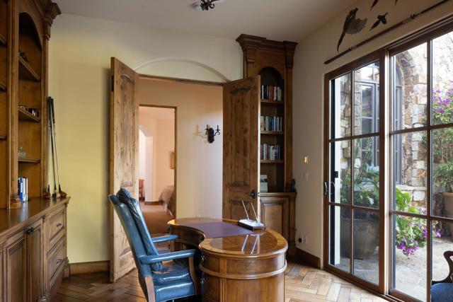 7595 Paseo Vista, Monterey CA: https://media.crmls.org/mediaz/0937be1b-6931-495f-b936-938c7daab342.jpg
