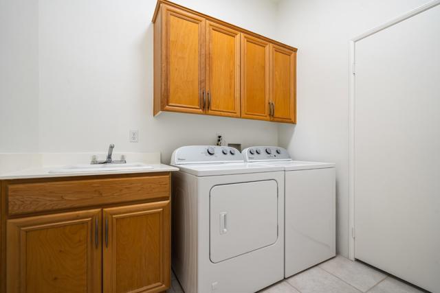 76936 Comanche Lane, Indian Wells CA: https://media.crmls.org/mediaz/0937f638-e97b-4edb-b7b2-84ed3b2ba79e.jpg