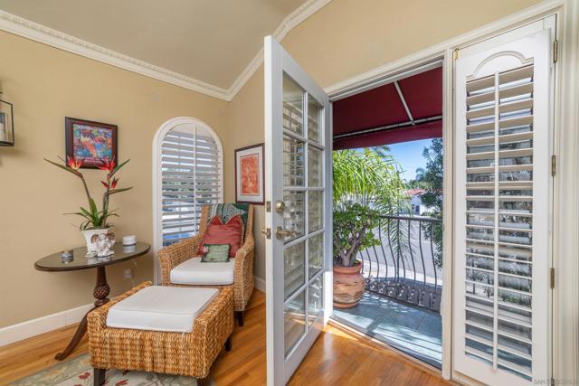 625 4th Street, Coronado CA: https://media.crmls.org/mediaz/093820ce-4cbf-41fe-aef6-f850ccdc127e.jpg