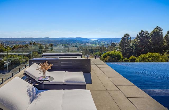 3240 Piragua St, Carlsbad CA: https://media.crmls.org/mediaz/093833a2-bf1b-4b5f-8670-94fa1021f531.jpg