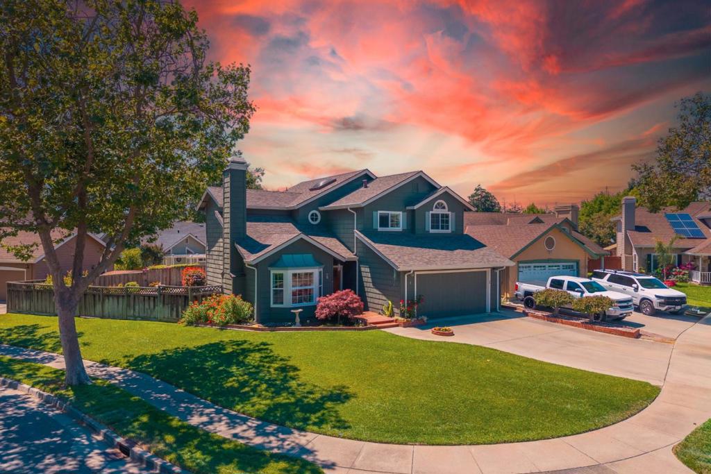 1 Woodbury Circle