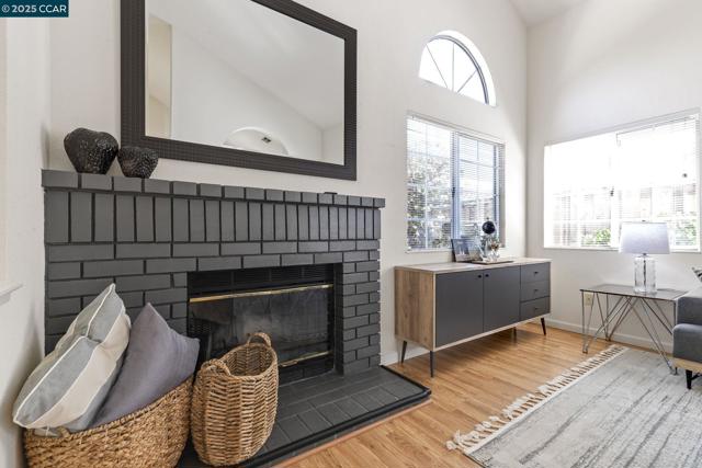 1015 Hidden Oak Ct, Concord CA: https://media.crmls.org/mediaz/09389ad9-3f40-42f2-bb7e-87cf8a20a82e.jpg