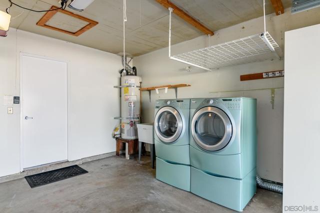 16498 Roca Dr, San Diego CA: https://media.crmls.org/mediaz/0938ad9d-eb8b-4607-b95c-724dce589a92.jpg