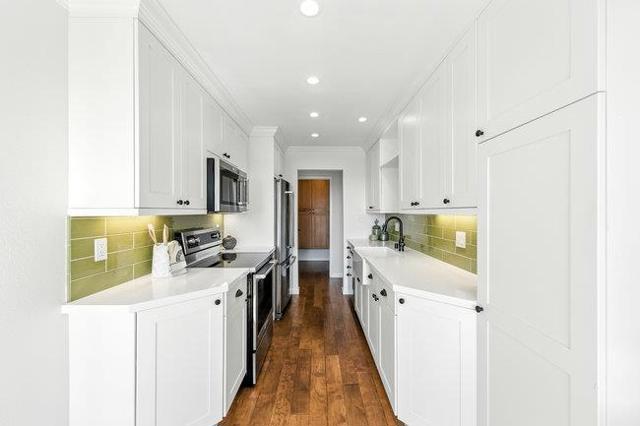 1051 Beach Park Boulevard, Foster City CA: https://media.crmls.org/mediaz/0938c467-31c3-4096-9894-465a9501a35d.jpg