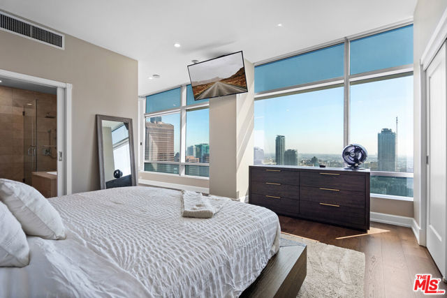 900 W Olympic Boulevard, Los Angeles CA: https://media.crmls.org/mediaz/0938fe85-0132-4049-aa96-db28522e7f0c.jpg