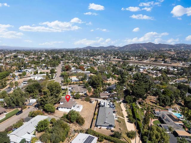 Detail Gallery Image 3 of 49 For 1824 26 Watson Way, Vista,  CA 92083 - 4 Beds | 3 Baths