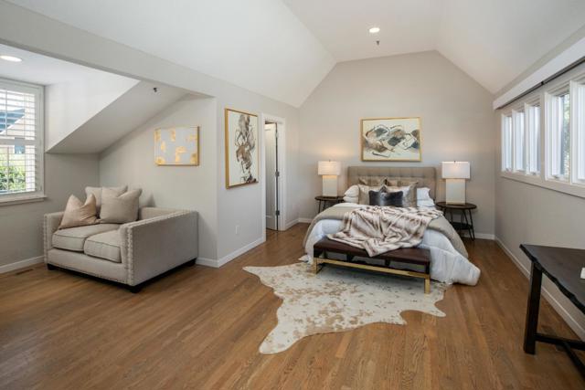 988 Menlo Avenue, Menlo Park CA: https://media.crmls.org/mediaz/0939120c-80ce-46d3-b098-414905d154f2.jpg