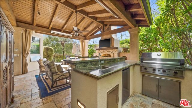 219 Baybrook Court, Lake Sherwood CA: https://media.crmls.org/mediaz/0939a933-9f8e-4435-9195-9f203fbc6b2d.jpg