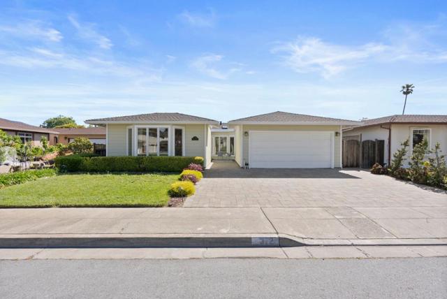 372 Bluefish Court, Foster City CA: https://media.crmls.org/mediaz/0939cce7-0022-4de3-80ba-def886ca6e89.jpg