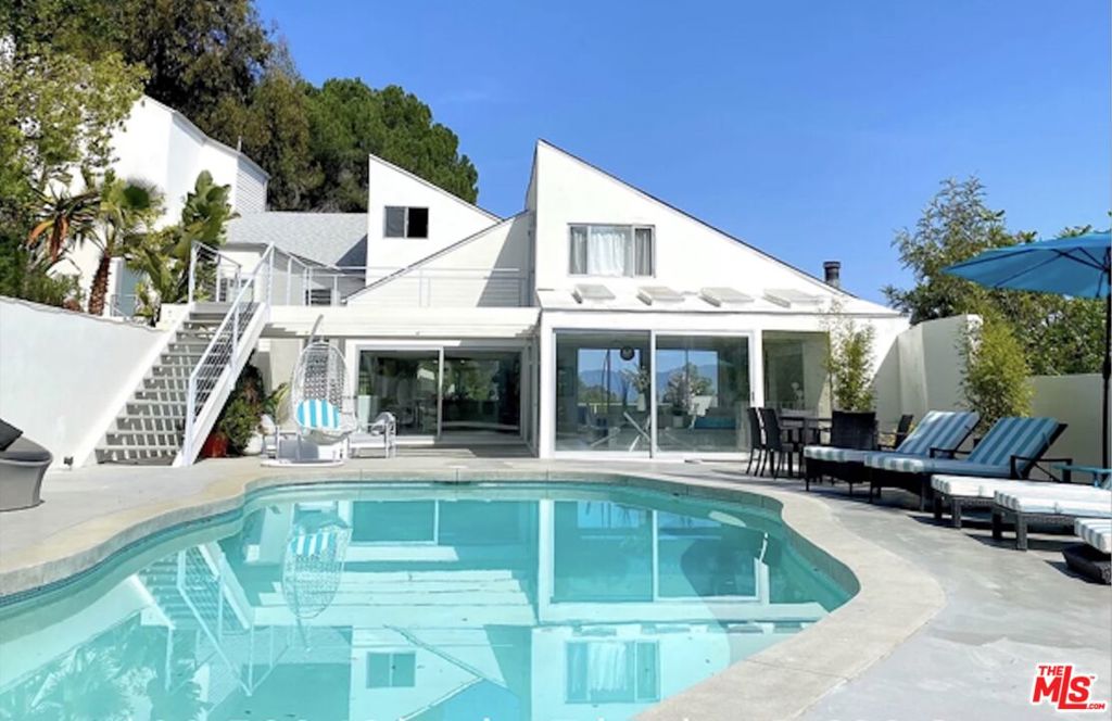 3210 Coldwater Canyon Lane