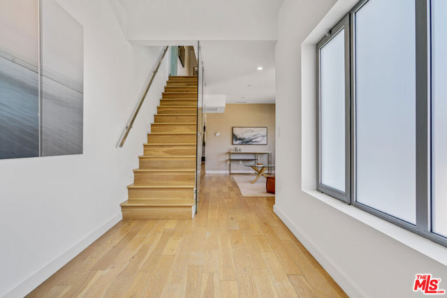 809 Brooks Avenue, Venice CA: https://media.crmls.org/mediaz/093a77a1-2895-48e4-8ec6-8f27ccc9e73b.jpg