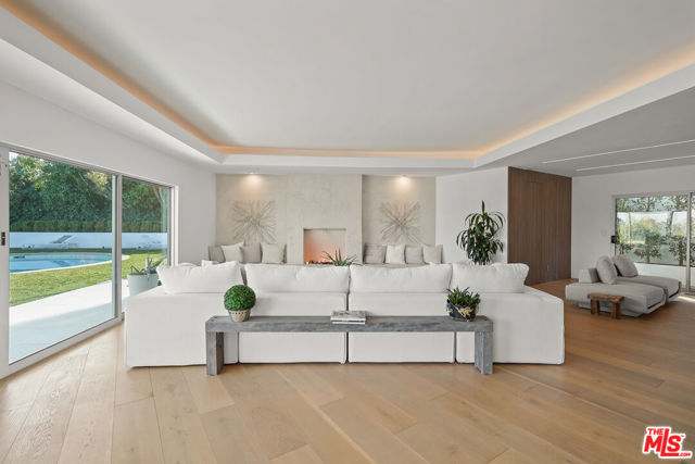 17116 Adlon Road, Encino CA: https://media.crmls.org/mediaz/093acc6c-d6f0-427c-bc57-2cbfb4b11b55.jpg