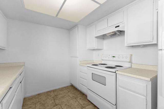 233 N Inez Street, Hemet CA: https://media.crmls.org/mediaz/093aeb6f-d6c1-404b-bd38-fc7913d01ced.jpg