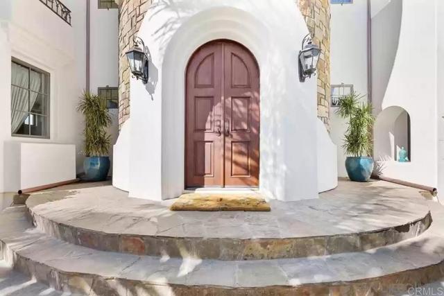 Detail Gallery Image 5 of 32 For 555 Ocean, Coronado,  CA 92118 - 4 Beds | 4/1 Baths