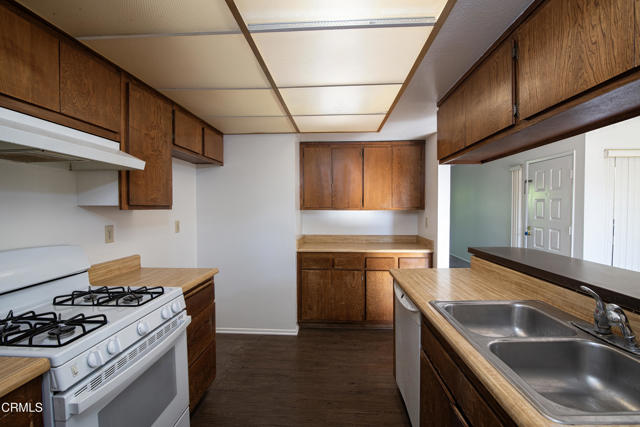 Detail Gallery Image 3 of 17 For 307 Oakwood St, Ventura,  CA 93001 - 2 Beds | 1/1 Baths