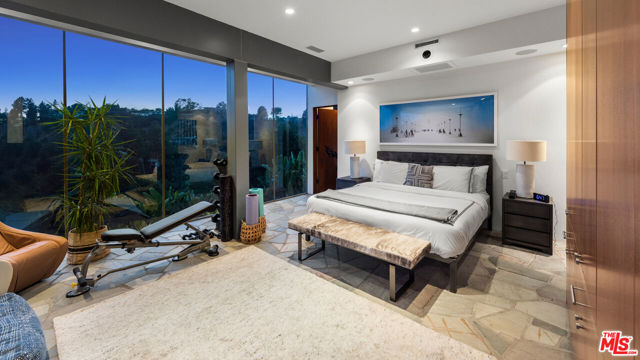 1659 Waynecrest Drive, Beverly Hills CA: https://media.crmls.org/mediaz/093bd4fd-acac-4c91-99e9-8c417e3f6407.jpg