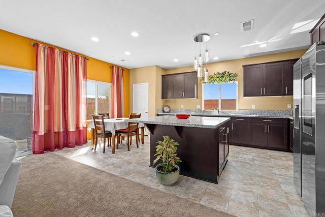 2504 Vista Del Mar Lane, Imperial CA: https://media.crmls.org/mediaz/093c2280-3f81-470f-88df-da36916fb0b3.jpg