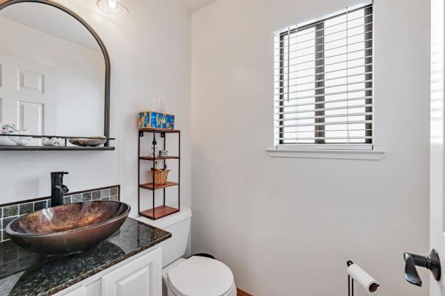 17165 Creekside Circle, Morgan Hill CA: https://media.crmls.org/mediaz/093c7129-5e02-4f8d-9d95-ad8b95a35bf7.jpg