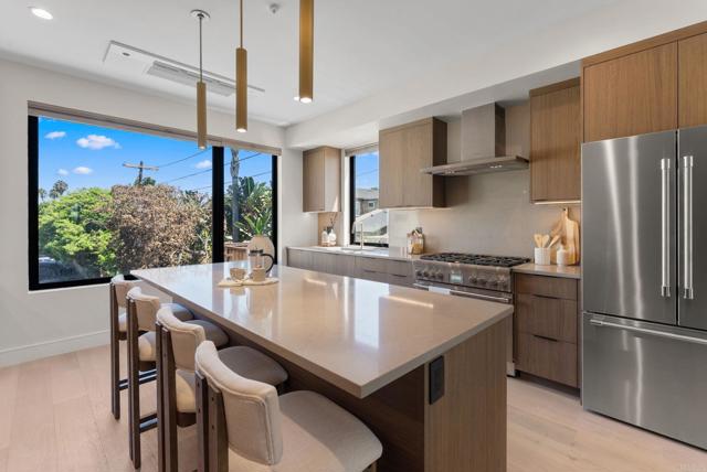 Detail Gallery Image 7 of 27 For 4210 Tonopah Ave, San Diego,  CA 92110 - 3 Beds | 3/1 Baths