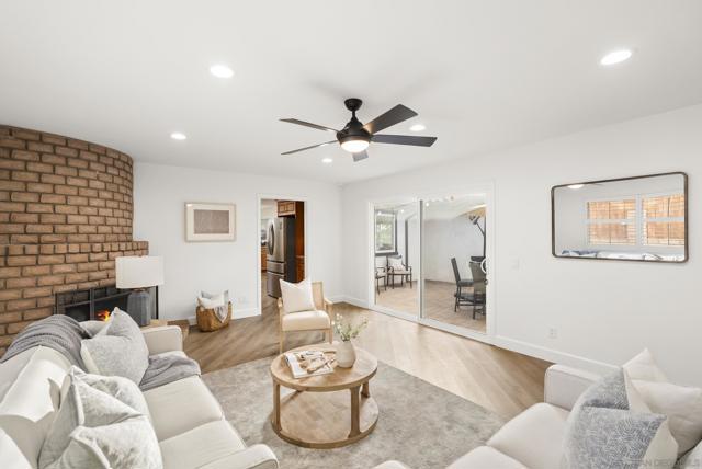 1918 Odell Cir, Vista CA: https://media.crmls.org/mediaz/093ce017-af6c-48e3-926e-86a440cbe77a.jpg