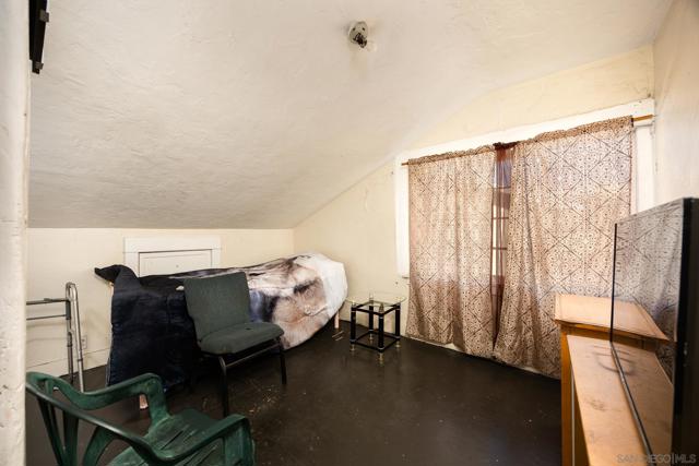 Image 15 of 32 For 3833 42nd St