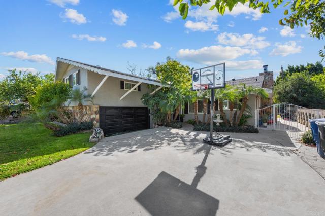 Detail Gallery Image 2 of 26 For 4064 Acacia St, Riverside,  CA 92503 - 4 Beds | 2 Baths