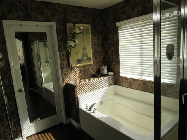 7420 Valley Meadow Avenue, Eastvale CA: https://media.crmls.org/mediaz/093ef542-aec0-4bf6-b90c-f7dfa46e92bb.jpg