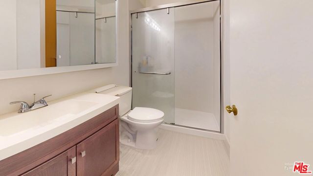 437 29th Street, San Francisco CA: https://media.crmls.org/mediaz/093f5b10-1d6f-415e-9dc1-d35fd982499c.jpg