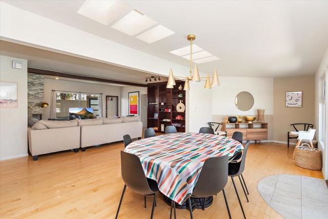 2030 E Amado Road, Palm Springs CA: https://media.crmls.org/mediaz/093f7240-4ff7-4c4d-bc31-04c831faeb68.jpg