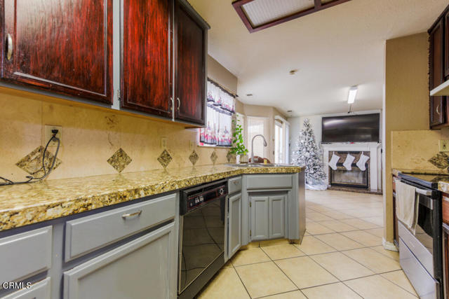 Detail Gallery Image 15 of 35 For 1701 Charlottesville Ln, Ceres,  CA 95307 - 4 Beds | 2/1 Baths