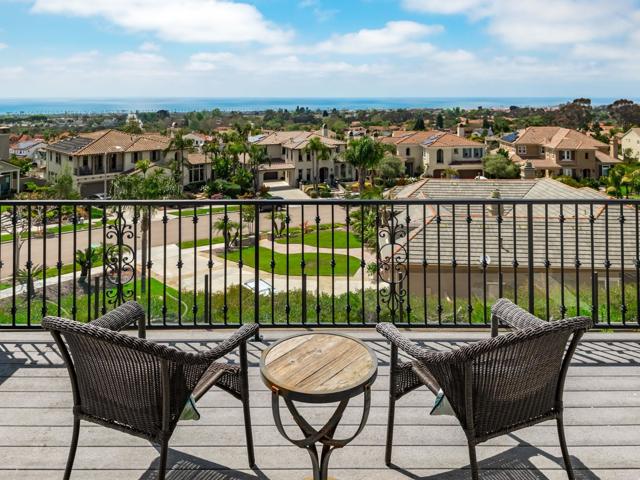 7076 Heron Cir, Carlsbad CA: https://media.crmls.org/mediaz/093fc489-3218-484c-bd42-2b0f639c8010.jpg
