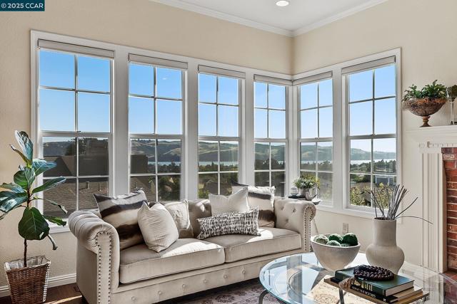 1620 Saint Francis Ct, Benicia CA: https://media.crmls.org/mediaz/094004bc-4817-4b0f-8667-34e8e09681b5.jpg