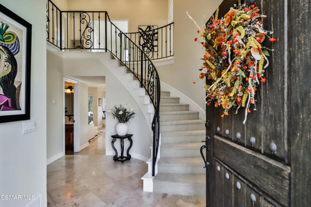 2328 Otono Circle, Thousand Oaks CA: https://media.crmls.org/mediaz/094043ad-6593-4710-8ea2-c8165967f705.jpg