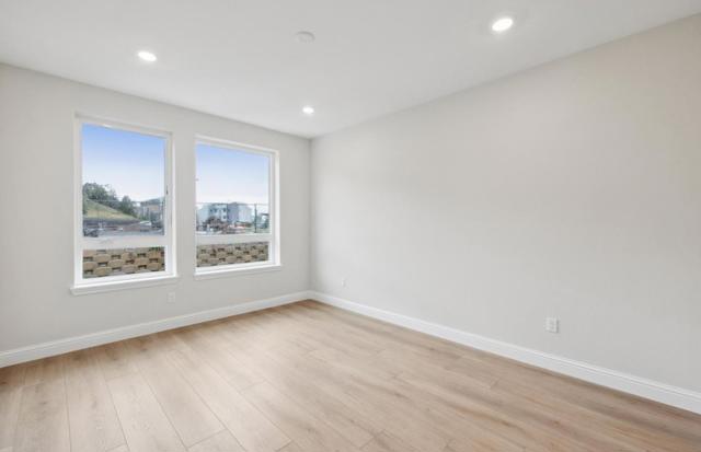 2449 Willow Way, San Mateo CA: https://media.crmls.org/mediaz/0940884d-dad2-4257-80ce-2f50311ddc31.jpg