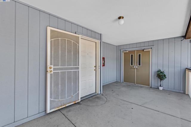 47112 Warm Springs Blvd, Fremont CA: https://media.crmls.org/mediaz/0940acb9-2594-4c6e-b15a-08f165c5244f.jpg