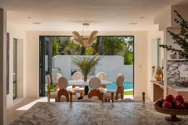 14847 Vista Del Oceano, Del Mar CA: https://media.crmls.org/mediaz/0941dca4-56e8-4e48-a192-b1e86d8ebb60.jpg