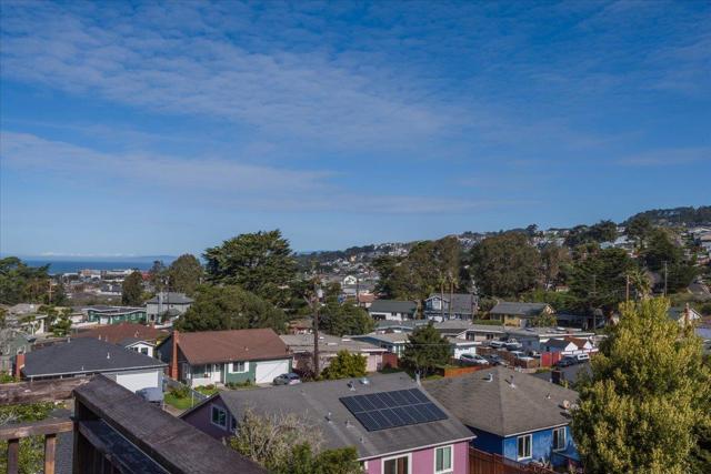 815 Edgemar Avenue, Pacifica CA: https://media.crmls.org/mediaz/09424c80-3bb8-4b1e-bb81-bcaf40236720.jpg