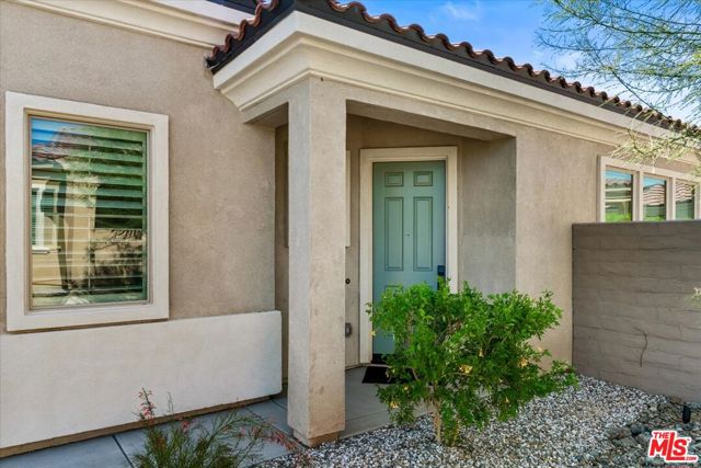 43 Zinfandel, Rancho Mirage CA: https://media.crmls.org/mediaz/09424d29-29cf-4403-8656-205a4d68ba1d.jpg