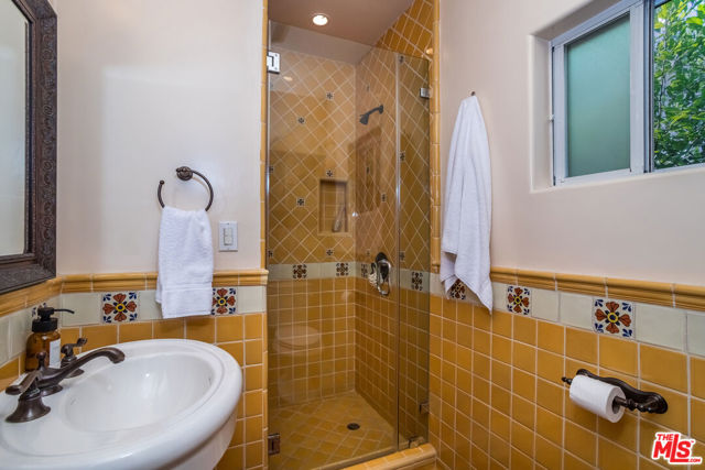 755 S Highland Avenue, Los Angeles CA: https://media.crmls.org/mediaz/0942de89-15fd-4d3c-bd1b-68fe9471aa9a.jpg