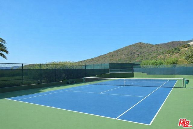 1630 Chastain, Pacific Palisades CA: https://media.crmls.org/mediaz/0942f390-a98f-4a86-a8c0-e85a48d8802a.jpg